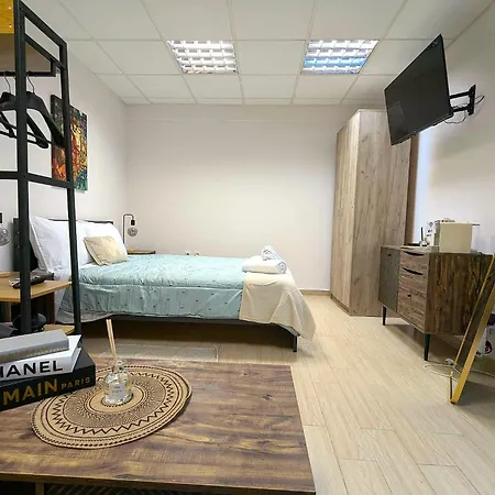 Odyssey 9 Urban 55m From μetro Lejlighed Thessaloníki