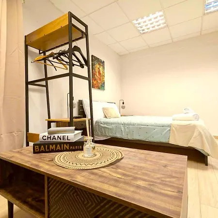 Odyssey 9 Urban 55m From μetro Apartmán Soluň