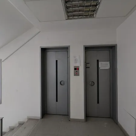 Odyssey 9 Urban 55m From μetro Apartmán