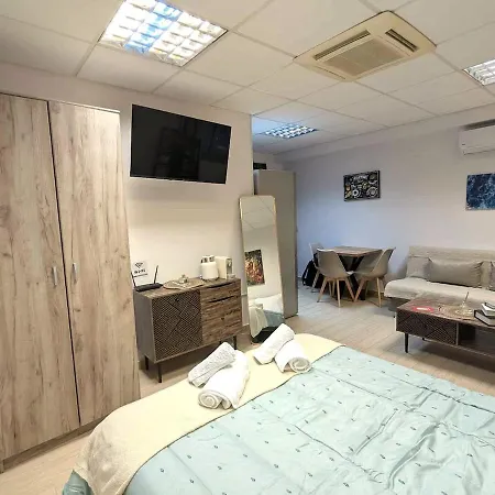 Odyssey 9 Urban 55m From μetro Апартаменты Салоники