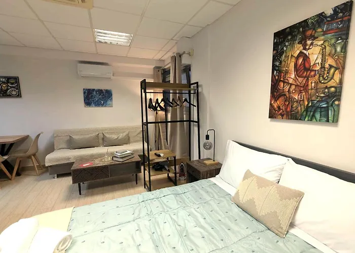 Odyssey 9 Urban 55m From μetro Apartman Szaloniki